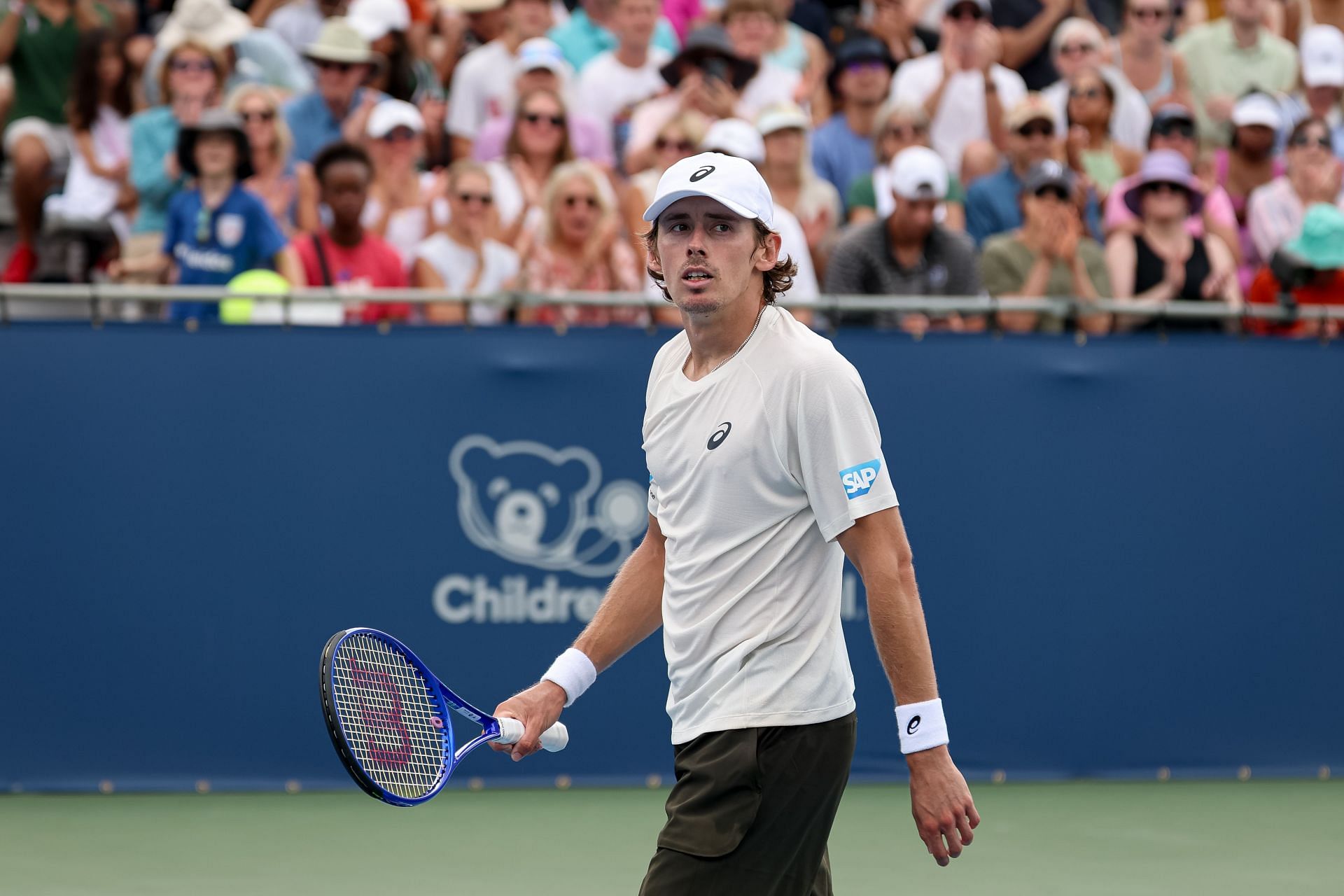 In Picture: De Minaur in action (Getty)